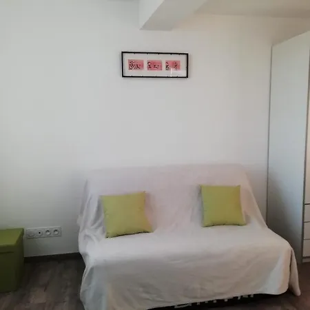 Apartment Port